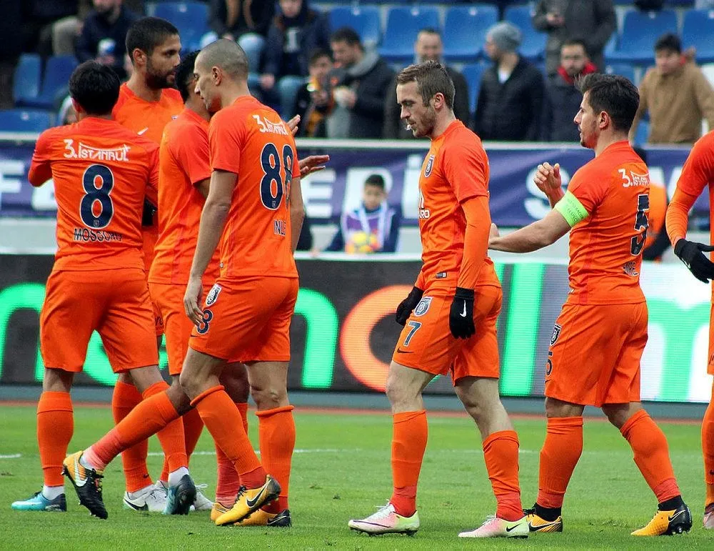 Başakşehir koltuğu geri aldı!