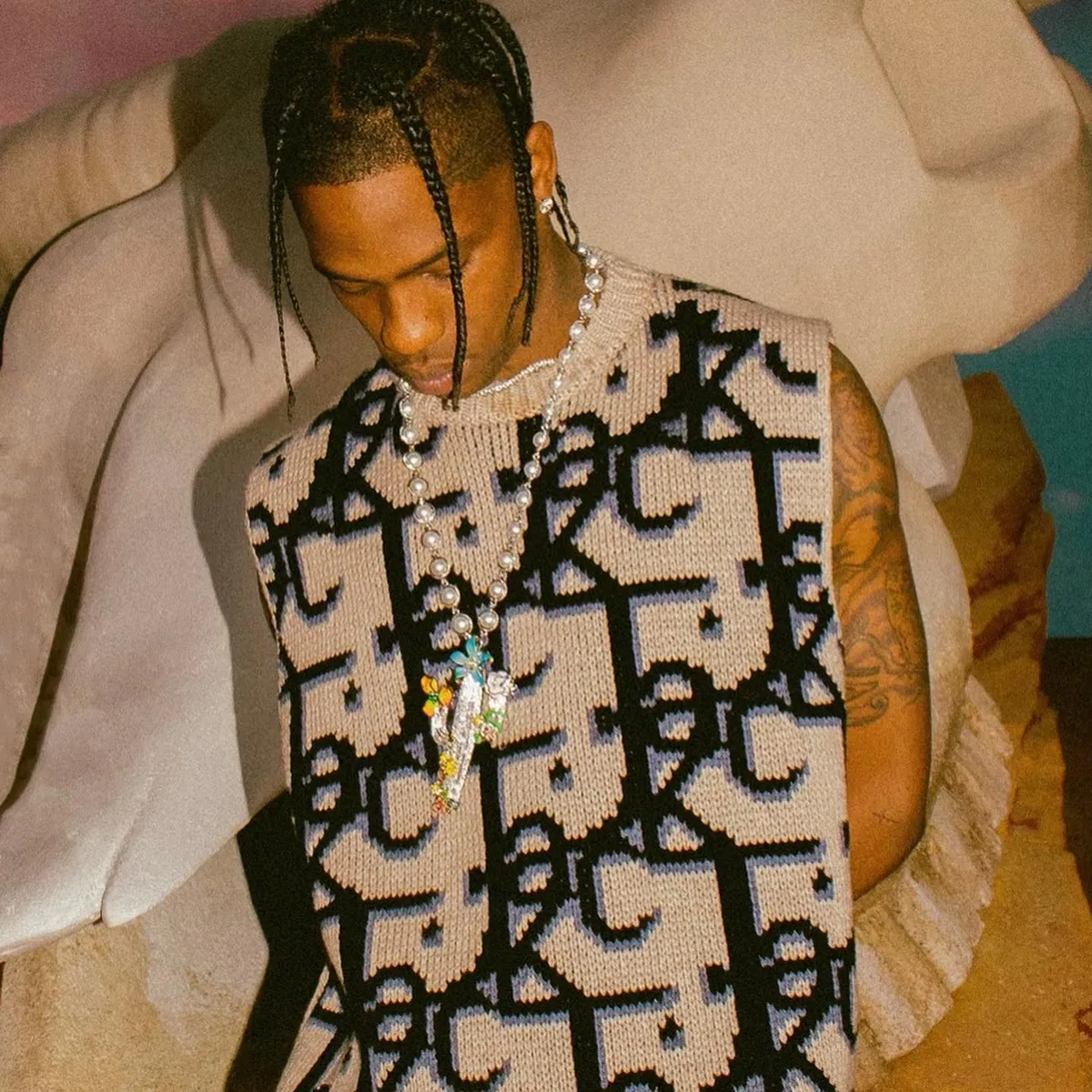 travis-scott-istanbula-geliyor-sadece-2-bin-500-kisinin-katilacagi-gece-olay-yaratti-1779196588362.jpg Travis Scott İstanbul’a geliyor! Sadece 2 bin 500 kişinin katılacağı gece olay yarattı-6