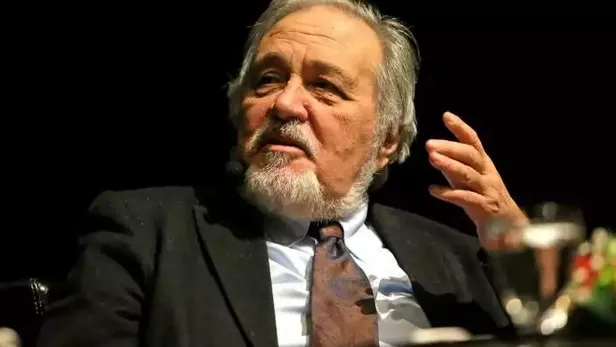 unlu-tarihci-koronaviruse-yakalandi-sevenleri-endiseli-ilber-ortayli-kimdir-kac-yasinda-saglik-durumu-nasil-1669283829836.jpeg Ünlü tarihçi koronavirüse yakalandı! Sevenleri endişeli! İlber Ortaylı kimdir, kaç yaşında, SAĞLIK DURUMU nasıl?-2