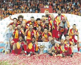 Fatih Terimin 20. zafer kupası! Galatasarayın müzesindeki kupa sayısı 75e çıktı