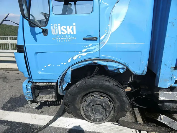 iskiye-ait-arac-kuzey-marmara-otoyolunda-otomobilin-uzerine-devrildi-1-olu-1634205452681.jpg İSKİ'ye ait araç Kuzey Marmara Otoyolu'nda otomobilin üzerine devrildi! 1 ölü-2