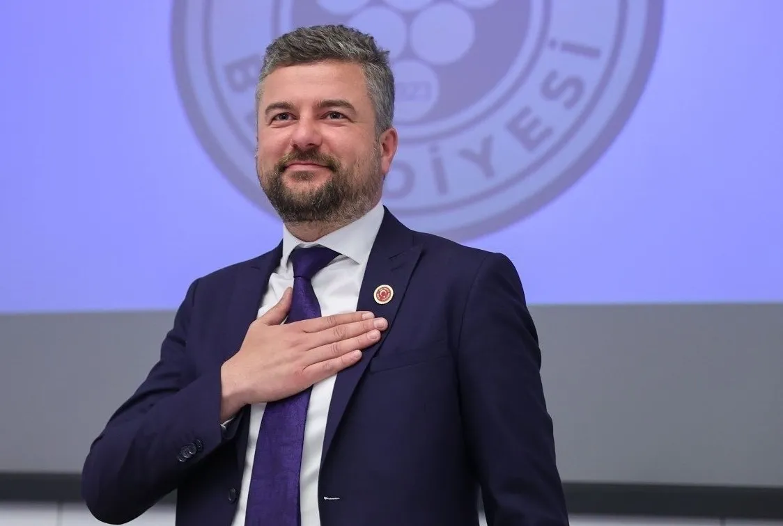 bucada-talan-duzeni-belediye-kasasindan-luks-otelde-sefaya-chpli-cagdas-kayayi-patlatan-whatsapp-yazismalari-1781067014619.jpeg Buca'da talan düzeni! Belediye kasasından lüks otelde sefaya: CHP'li Çağdaş Kaya'yı patlatan WhatsApp yazışmaları-5