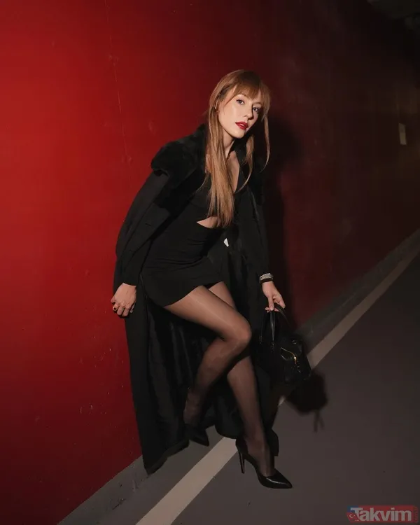 Ege Kökenli imaj değiştirip dekolteli süper minisiyle paylaştı! Eşi yorumsuz bırakmadı “Analar neler doğuruyor be" Elçin Sangu detayı... - 18