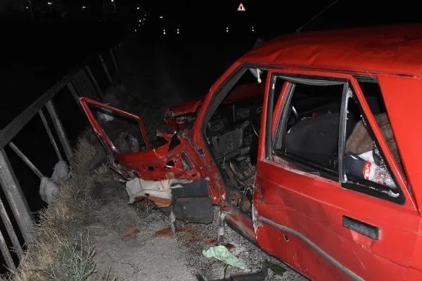 SON DAKİKA: Eskişehir'de gece yarısı zincirleme kaza: 1 ölü, 1 yaralı-2