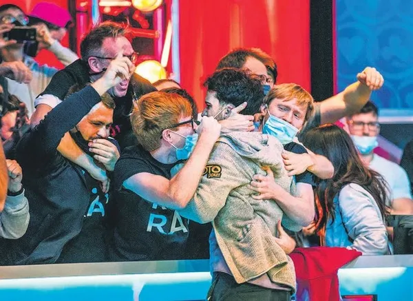 ABD Las Vegas'ta Türk asıllı Koray Aldemir pokerde 8 milyon dolar kazandı-7