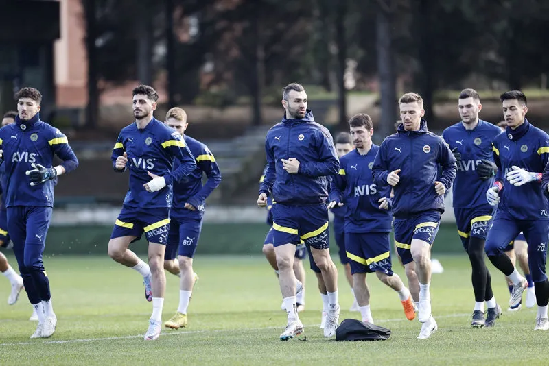 Fenerbahçe haberleri | Jorge Jesus'tan sürpriz karar! O isim Sevilla maçında 11'de - 5