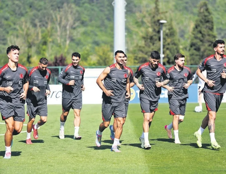 Milli takım topbaşı yaptı