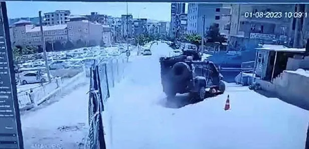 Şanlıurfa'da zırhlı polis aracının devrilmesi sonucu 1 polis şehit oldu!-3