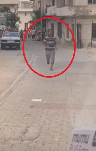 Mersin'de "bu kadarı da olmaz" dedirten olay! Koşa koşa geldi ambulansa kafa attı