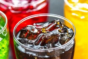 İngiltere’den gençlere enerji içeceği yasağı: 16 yaş altına satış yasaklandı