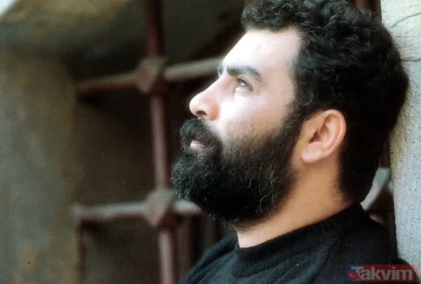 1957 yılında Malatya'da dünyaya gelen Ahmet Kaya, 43 yaşında gurbette hayatını kaybetmişti. Kaya, yaşasaydı bugün 60 yaşına olacaktı.