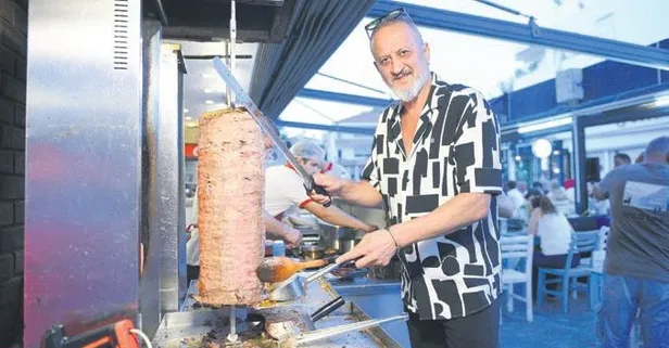 Yıldırım Gücük Çeşme'de esnaf hayatına devam ediyor: Kuyumcu, restoran, kafe...