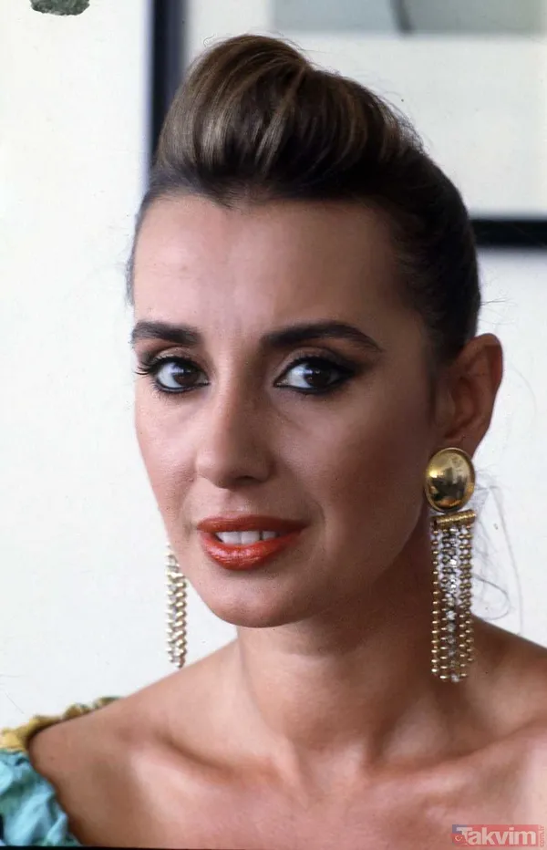 Hababam Sınıfı Güle Güle’nin Gamze’si Yaprak Özdemiroğlu'nun son haline bakın! 61 yaşında ancak 20’likler yanında hikaye... - 19