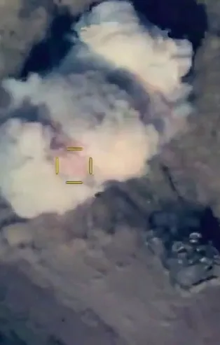 Son dakika: Ermenistan güçlerine ait zırhlı teçhizatlar imha edildi! İşte çatışma bölgesinden sıcak görüntüler