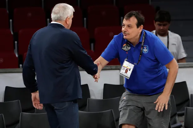 Fenerbahçe Beko ve Anadolu Efes Euroleague Final Four finali için sahada-2