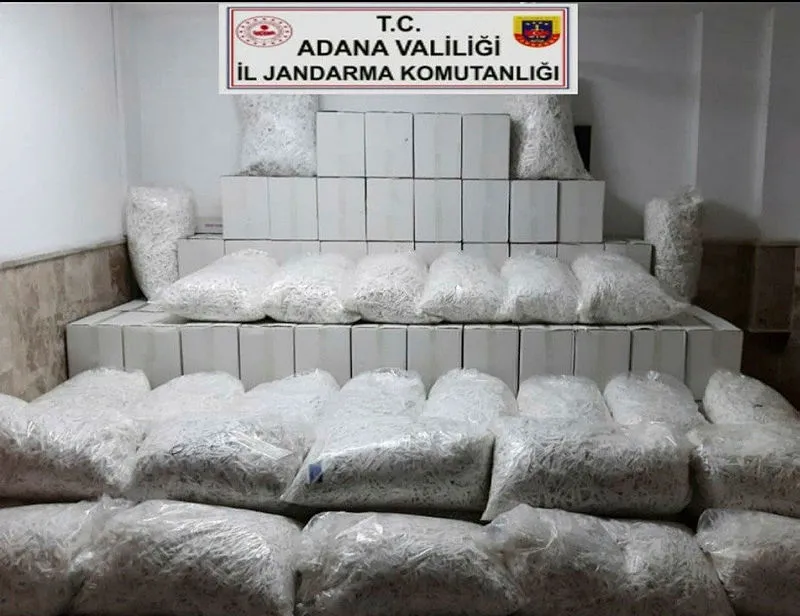 Adana’da kaçak makaron ve sigara operasyonu