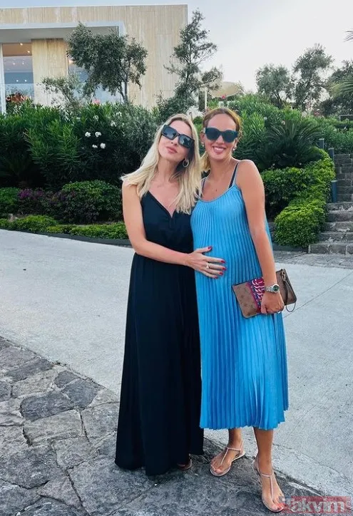 Hadise ile Mehmet Dinçerler'in aile tartışmasına Seren Serengil de dahil oldu işte olay sözler: "Hiçbir koca yapışık beden kabul etmez" - 37