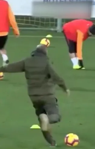 Fatih Terim'den antrenmanda çok konuşulacak hareket