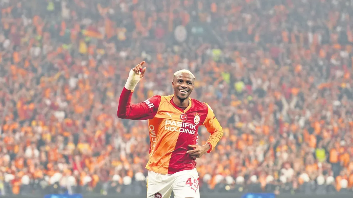 Osimhen Kırık kolla oynadı, Avrupa'yı mest etti: Osimhen'in derbi performansı Arsenal'in listesine girdi