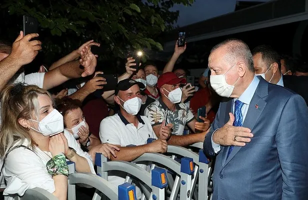 Başkan Recep Tayyip Erdoğan'a Sakarya'da sevgi seli: "Bir şarkısın sen ömür boyu sürecek"-5
