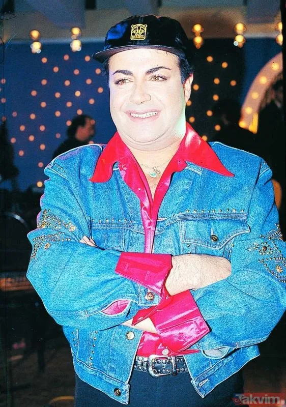 Fatih Ürek son yolculuğuna uğurlanıyor: Sevenleri tabutunun başında gözyaşlarına boğuldu - 13