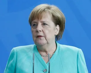 Merkel: Türkiyenin NATO üyesi kalması lazım