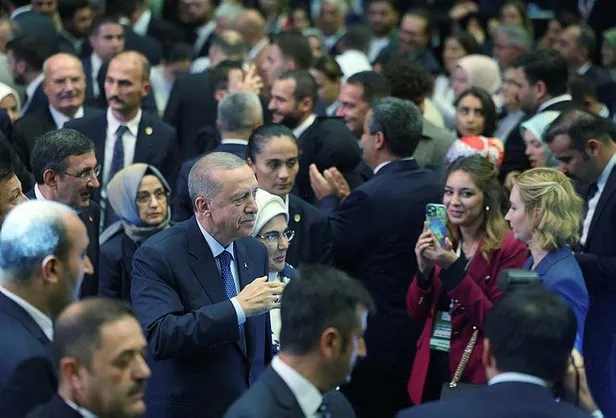 baskan-erdogandan-ak-parti-22-kurulus-yildonumu-programinda-onemli-aciklamalar-yerel-secimleri-isaret-etti-ger-1692898000512.jpeg Başkan Erdoğan'dan AK Parti 22. Kuruluş Yıldönümü Programı'nda önemli açıklamalar! Yerel seçimleri işaret etti: Gerçek belediyecilik kazanacak-6