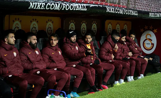 Galatasaray'da flaş gelişme! İdman iptal edildi, oyuncular yoldan döndü-1
