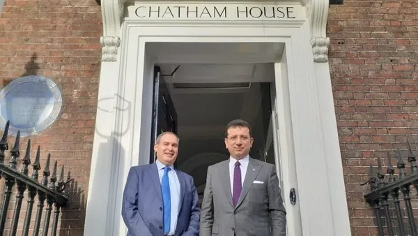 Takvim.com.tr Ekrem İmamoğlu - Dominick Chilcott'un balıkçı buluşmasıyla ilgili bomba detayı açıklıyor! Her anlamda "sır" görüşme-7