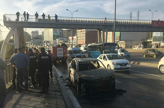 Son dakika: E-5'te trafiği durduran yangın!