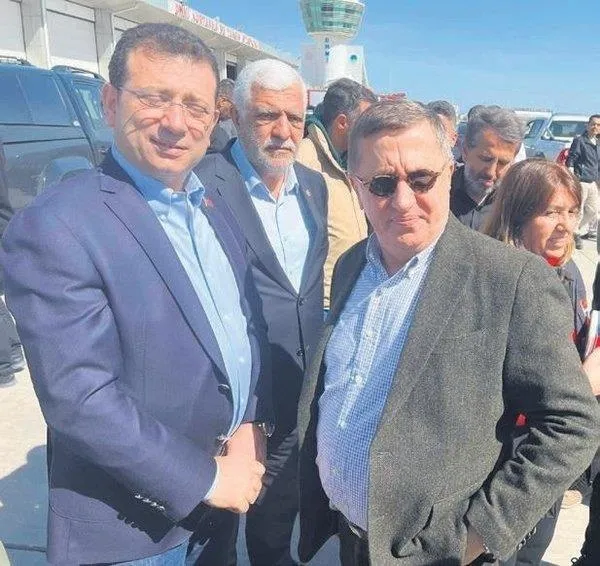 sov-koalisyonu-mansur-yavasin-bize-gelin-dedigi-depremzedeleri-bakanliga-yonlendirdigi-ortaya-cikti-cadir-ve-v-1678599275294.jpeg Şov koalisyonu! Mansur Yavaş'ın 'Bize gelin' dediği depremzedeleri bakanlığa yönlendirdiği ortaya çıktı! Çadır ve VIP uçak...-4