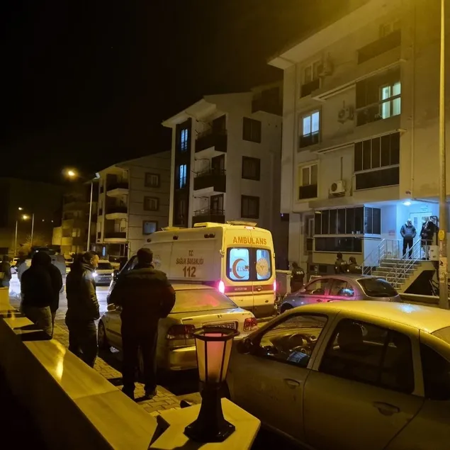 Kadını bıçakla rehin aldı