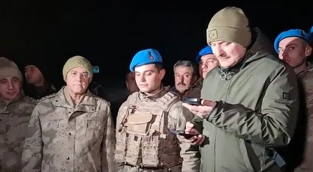 Son dakika: Başkan Erdoğan Irak sınırının sıfır noktasındaki askerin yeni yılını kutladı-1