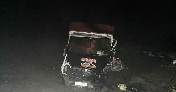 Manisa’da kontrolden çıkan kamyonet takla attı: 3 yaralı
