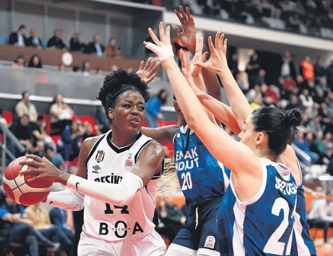 Dişi Kartal yarı finalde