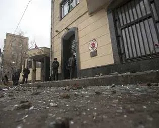 Türkiye Büyükelçiliği’ne saldırı