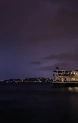 İstanbul'da şimşekler üst üste çaktı