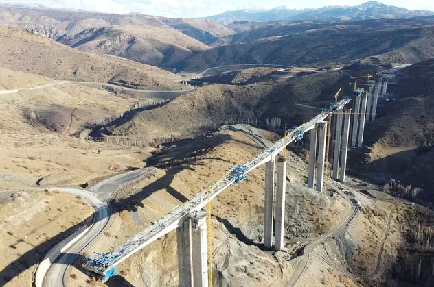 Türkiye'nin en yüksek ayaklı viyadüğü Eğiste'nin açılış tarihi belli oldu! Konya-Antalya arası 2 saat 15 dakikaya düşecek