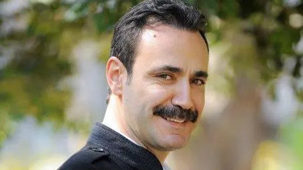 ben-bu-cihana-sigmazam-orhan-erkan-sever-kimdir-erkan-sever-yasi-boyu-dizileri-ve-filmleri-1663677014972.jpg Ben Bu Cihana Sığmazam Orhan, Erkan Sever Kimdir? Erkan Sever yaşı, boyu, dizileri ve filmleri...-3