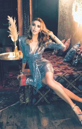 Özge Ulusoy'dan olay yaratan gönderme! Faruk Çolakoğlu sorusundan Hacı Sabanc'ıya taş attı