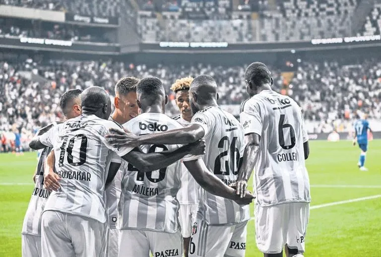 Kartal sahne alıyor