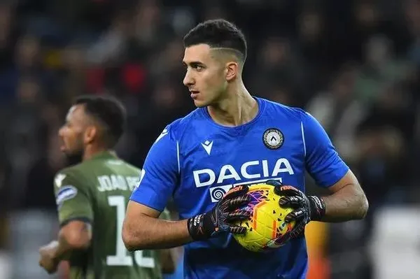 italyanlardan-bomba-iddia-fenere-musso-surprizi-1687898490622.jpeg İtalyanlar'dan bomba iddia! Fener’e Musso sürprizi...-6