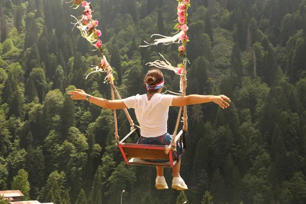 Başkan Erdoğan'ın 'Acayip şeyler' diyerek tepki gösterdiği Ayder Yaylası'ndaki salıncaklar kaldırıldı-3