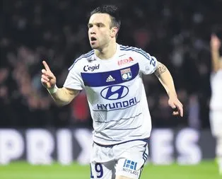Valbuena geliyor