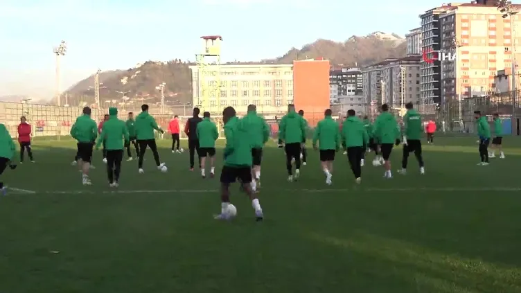 Beşiktaş’a Sivas’ta meşaleli karşılama