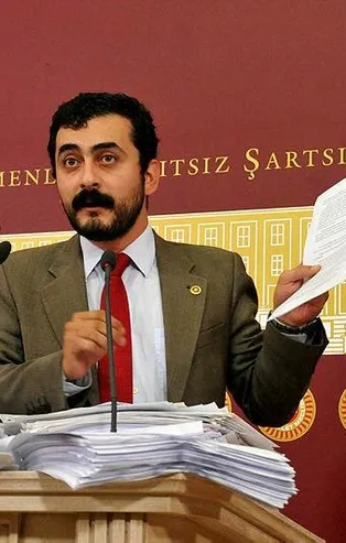 FETÖ'cü Eren Erdem'e yakalama kararı sevinçle karşılandı!