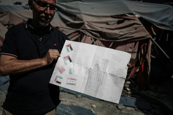 Katil İsrail'in katliamında şehit olan 11 yaşındaki kızın son resmi: Türk bayrağı!-8