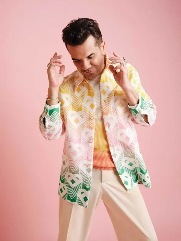 kenan-dogulu-gelinim-sarkisini-kime-yazdigini-yillar-sonra-acikladi-1767639721743.jpeg Kenan Doğulu Gelinim Şarkısını Kime Yazdığını Yıllar Sonra Açıkladı-5