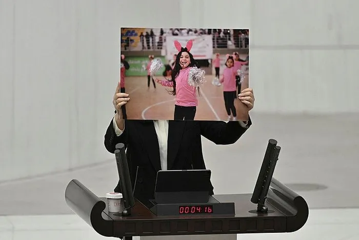 ak-parti-istanbul-milletvekili-tuba-durgut-gazze-icin-ses-yukseltti-bu-duruma-uluslararasi-topluluk-daha-fazla-1700834572779.jpeg AK Parti İstanbul Milletvekili Tuba Durgut Gazze için ses yükseltti: Bu duruma uluslararası topluluk daha fazla sessiz kalamaz-4