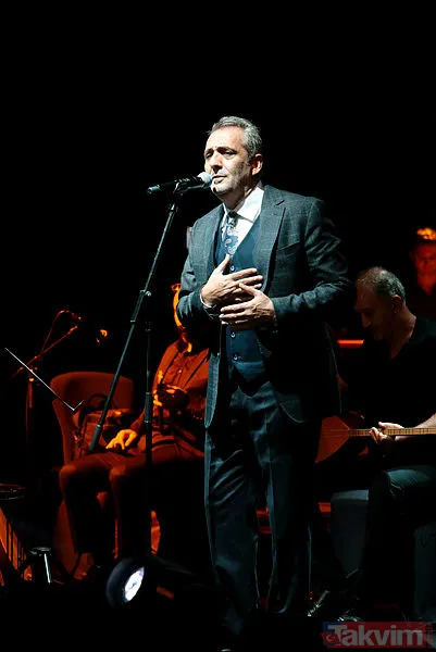 Yeni AKM 13 yıl aradan sonra sanatseverlerle buluştu! Sanatçılar görüşlerini paylaştı: “Ülkenin bir sanatçısı olarak gurur duyuyorum” - 3